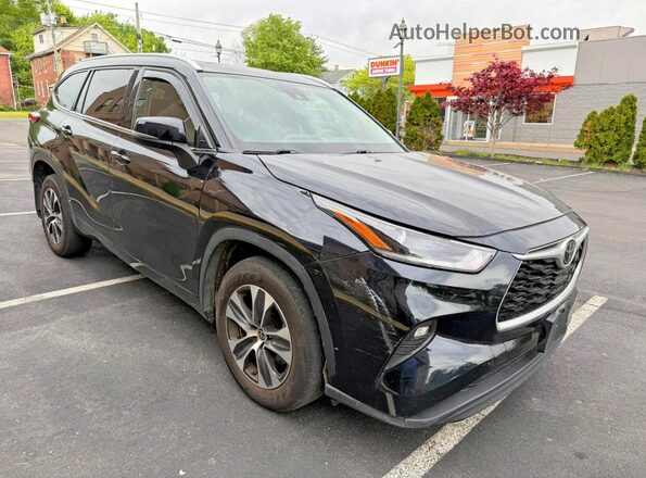 5TDGZRBH5NS591314 2022 TOYOTA HIGHLANDER Black 