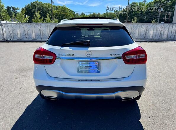 WDCTG4GB7JU000217 2018 MERCEDES-BENZ GLA-CLASS White Widok wnętrza z przodu