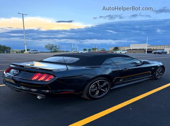 1FATP8FF3H5321196 2017 FORD MUSTANG Черный Вид спереди