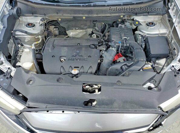 JA4AP3AU0JU002919 2018 MITSUBISHI OUTLANDER Silver Вид наклейки з VIN-кодом