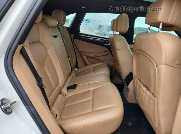 WP1AA2A52KLB04819 2019 PORSCHE MACAN Белый Вид задней части салона