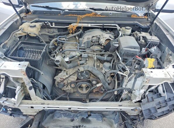 1GCGTCENXJ1100310 2018 CHEVROLET COLORADO Silver ძრავის განყოფილების ხედი