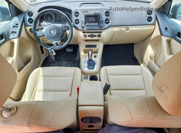 WVGAV7AX3GW600699 2016 VOLKSWAGEN TIGUAN Blue Widok zestawu wskaźników