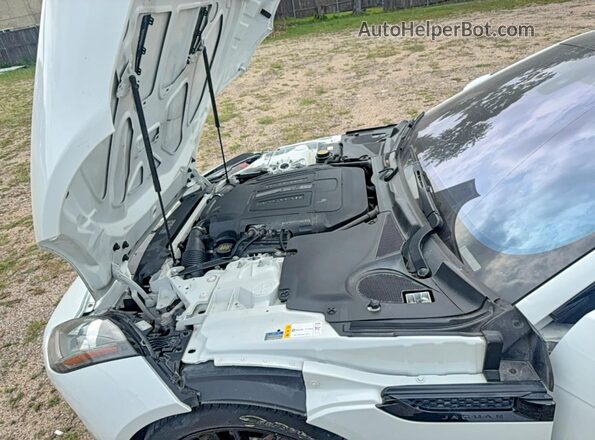 SAJWA6AT3H8K43691 2017 JAGUAR F-TYPE White Вид панелі приладів