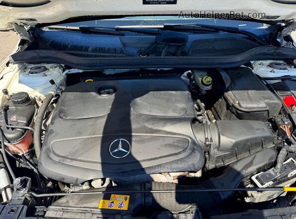 WDCTG4GB7JU000217 2018 MERCEDES-BENZ GLA-CLASS White Widok deski rozdzielczej