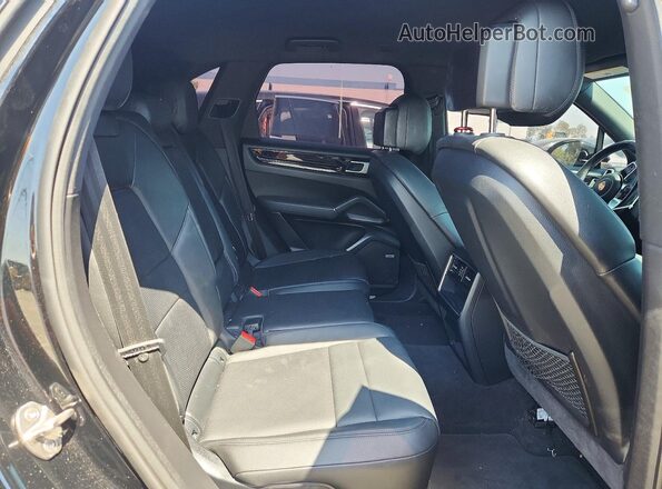 WP1AA2AY8LDA09963 2020 PORSCHE CAYENNE Черный Вид задней части салона