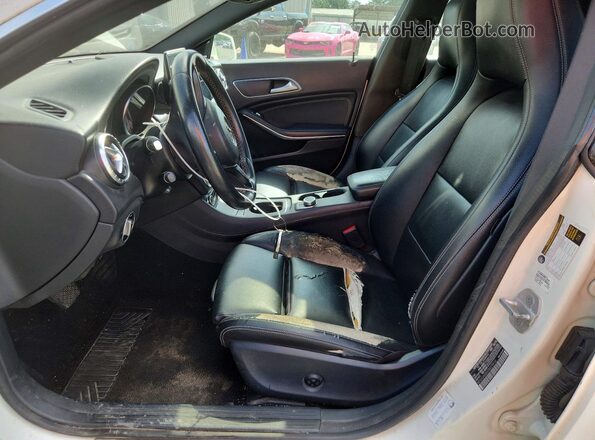 WDDSJ4EB0GN379916 2016 MERCEDES-BENZ CLA-CLASS White Widok deski rozdzielczej