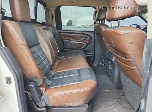 1N6BA1F2XGN511584 2016 NISSAN TITAN White Vista interior trasera