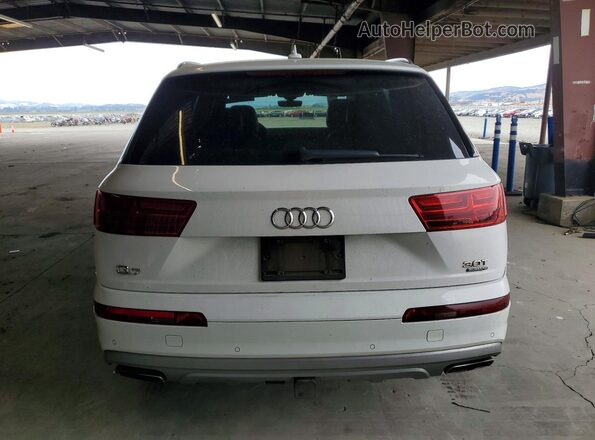 WA1LAAF7XJD012990 2018 AUDI Q7 White 