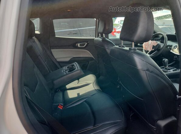 3C4NJDCN5ST508178 2025 JEEP COMPASS White Вид задньої частини салону