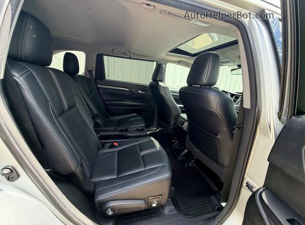 5TDJZRFH0HS508358 2017 TOYOTA HIGHLANDER Silver 