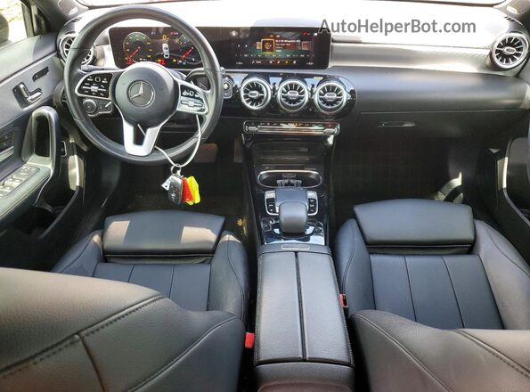 WDD3G4EB4KW017528 2019 MERCEDES-BENZ A-CLASS Серебряный Вид щитка приборов