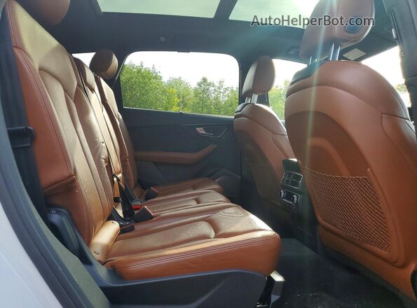 WA1VAAF78HD057168 2017 AUDI Q7 White Engine compartment view