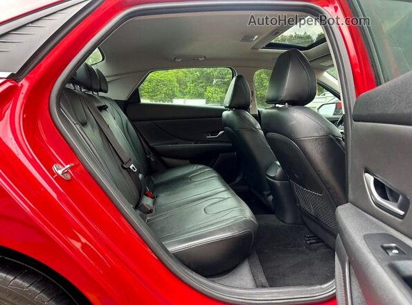 5NPLP4AG3PH103146 2023 HYUNDAI ELANTRA Red Widok tylnych siedzeń