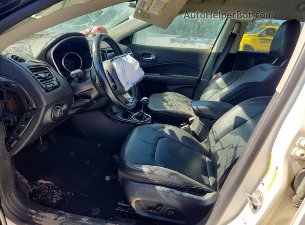 3C4NJDCB1MT569987 2021 JEEP COMPASS White Вид панелі приладів