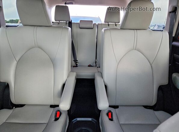 5TDAAAA52RS010850 2024 TOYOTA GRAND Burgundy Rear interior view