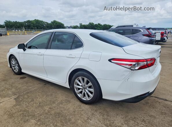 4T1B11HK5JU074019 2018 TOYOTA CAMRY White Задня права чверть