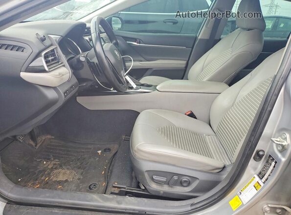 4T1G11AK2LU957031 2020 TOYOTA CAMRY Silver 