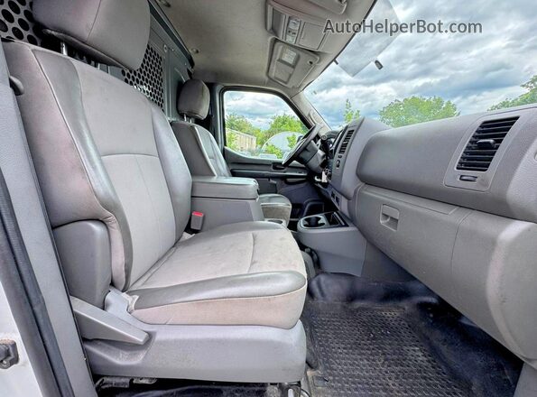 1N6BF0KY6KN808415 2019 NISSAN NV White 