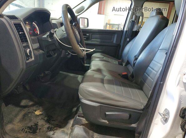 1C6RR6FG7JS210855 2018 RAM 1500 White Dashboard view
