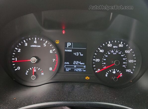 3KPA25AB0JE092201 2018 KIA RIO White Vista de los asientos traseros