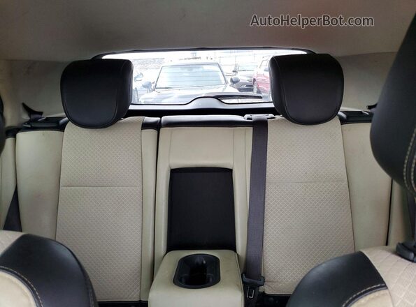 KL4CJASB4KB716187 2019 BUICK ENCORE Silver Vista interior trasera
