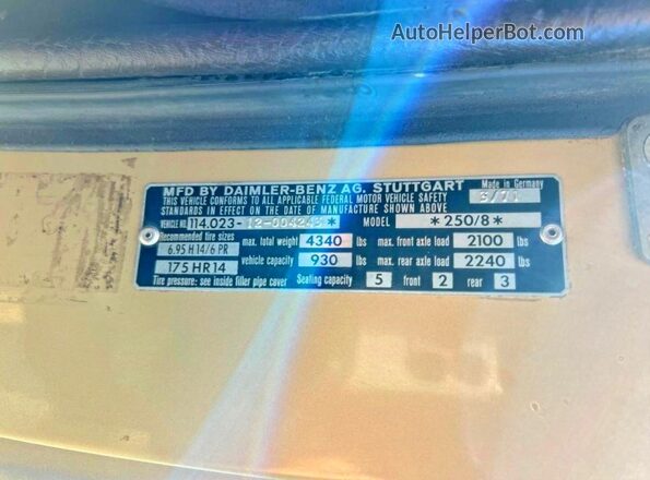 11402312004243 1971 MERCEDES-BENZ 250C Gold უკანა სალონის ხედი