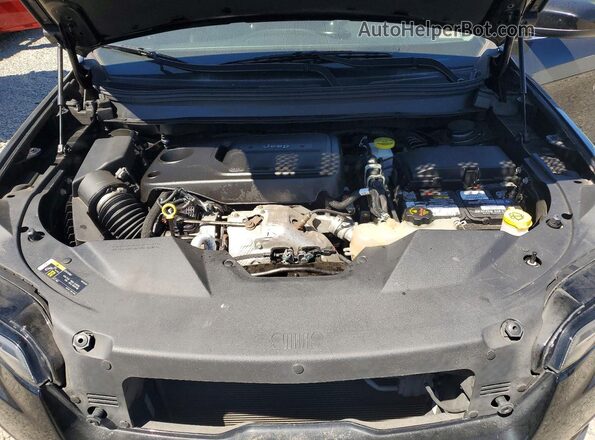 1C4PJMLN6KD192773 2019 JEEP CHEROKEE Black Engine compartment view