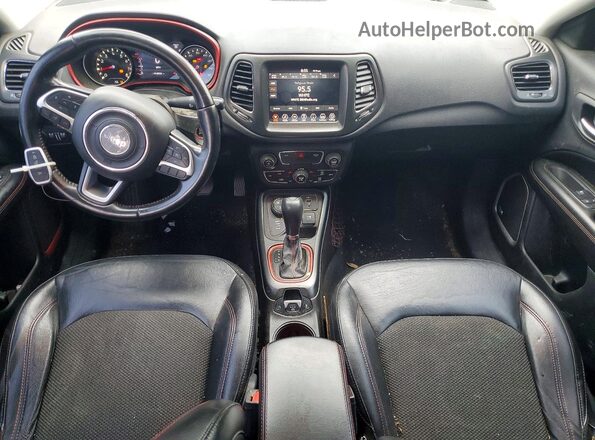 3C4NJDDB9LT221397 2020 JEEP COMPASS Silver 