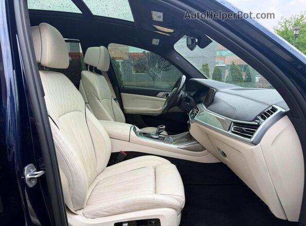 5UXCW2C04N9M02866 2022 BMW X7 Blue Սալոնի հետևի տեսք