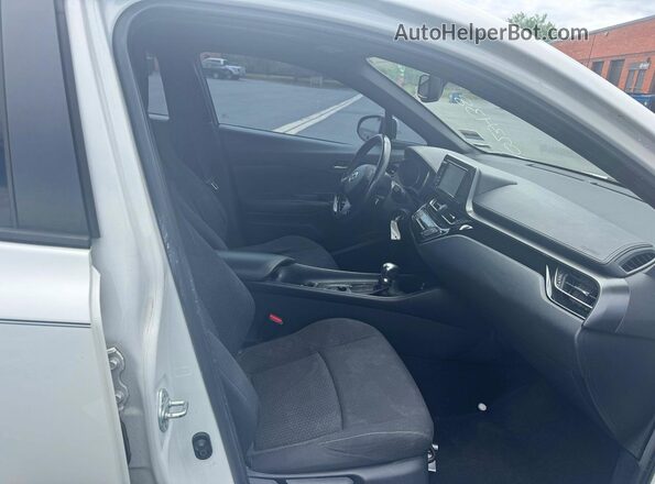 NMTKHMBX0JR023438 2018 TOYOTA C-HR Белый Вид сзади