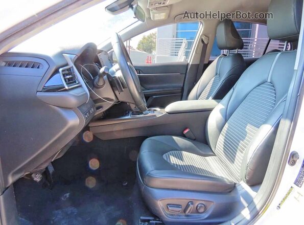 4T1G11AK6PU811107 2023 TOYOTA CAMRY White Widok tylnych siedzeń