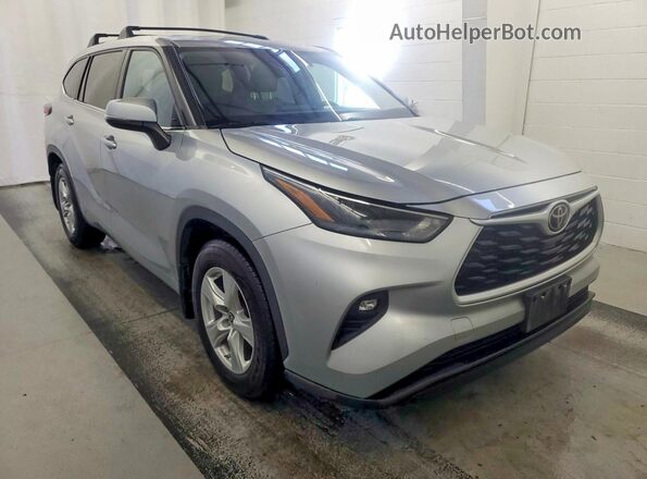 5TDBZRBH9NS577099 2022 TOYOTA HIGHLANDER Silver 