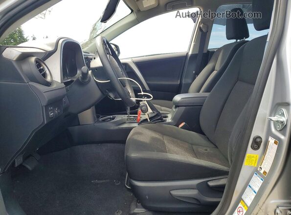 JTMBFREV2JJ232949 2018 TOYOTA RAV4 Silver 