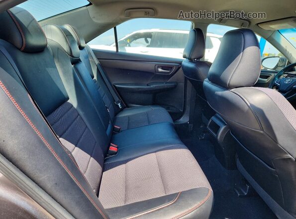 4T1BF1FK0HU421898 2017 TOYOTA CAMRY Silver 