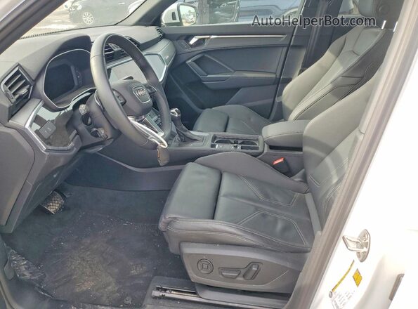 WA1DECF34S1034794 2025 AUDI Q3 White Widok wnętrza z przodu