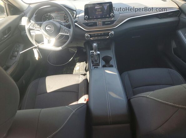 1N4BL4DW6TN329417 2026 NISSAN ALTIMA Silver Вид щитка приладів