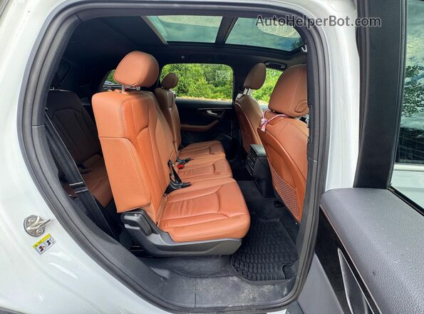 WA1AJAF7XMD018736 2021 AUDI Q7 White 