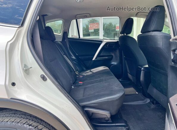 JTMBFREV0GJ100071 2016 TOYOTA RAV4 White 