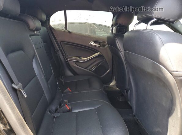 WDCTG4GB8HJ335921 2017 MERCEDES-BENZ GLA-CLASS Black Շարժիչի բաժամունքի տեսք