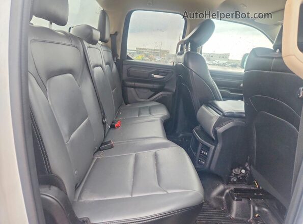 1C6RRECT7KN667421 2019 RAM 1500 White Սալոնի հետևի տեսք