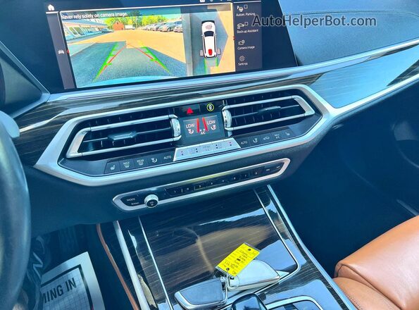 5UXCX4C59KLS38985 2019 BMW X7 White VIN կոդի պիտակի տեսք