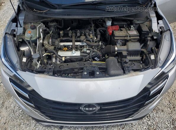 3N1CN8DV2RL867437 2024 NISSAN VERSA Silver Widok komory silnika