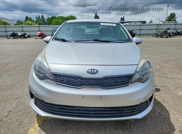 KNADM4A33H6026233 2017 KIA RIO Silver Vista trasera