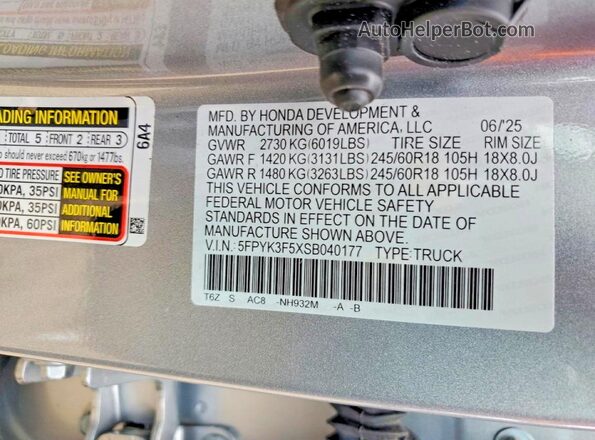 5FPYK3F5XSB040177 2025 HONDA RIDGELINE Silver Widok naklejki z numerem VIN