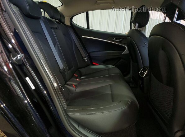KMTG14SC5TU168807 2026 GENESIS G70 Charcoal Widok tylnych siedzeń