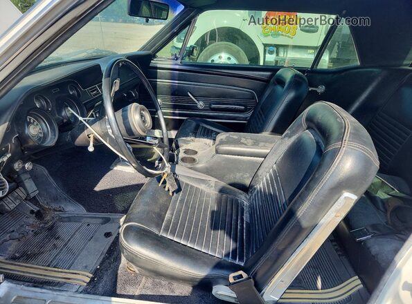 7F01C196465 1967 FORD UK White Vista interior delantera