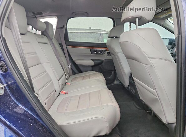 7FARW1H85JE015445 2018 HONDA CR-V Blue Rear interior view