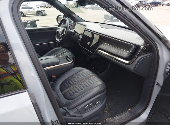 7FCTGAAA5NN009948 2022 RIVIAN R1T Gray Widok wnętrza z przodu