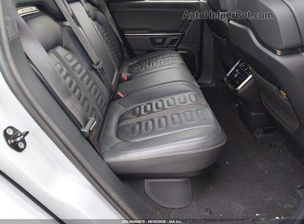 7FCTGAAA5NN009948 2022 RIVIAN R1T Gray Widok naklejki z numerem VIN
